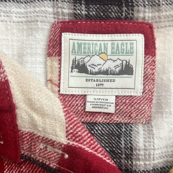 American Eagle Mutli Colored Cropped Flannel size small - Picture 2 of 3